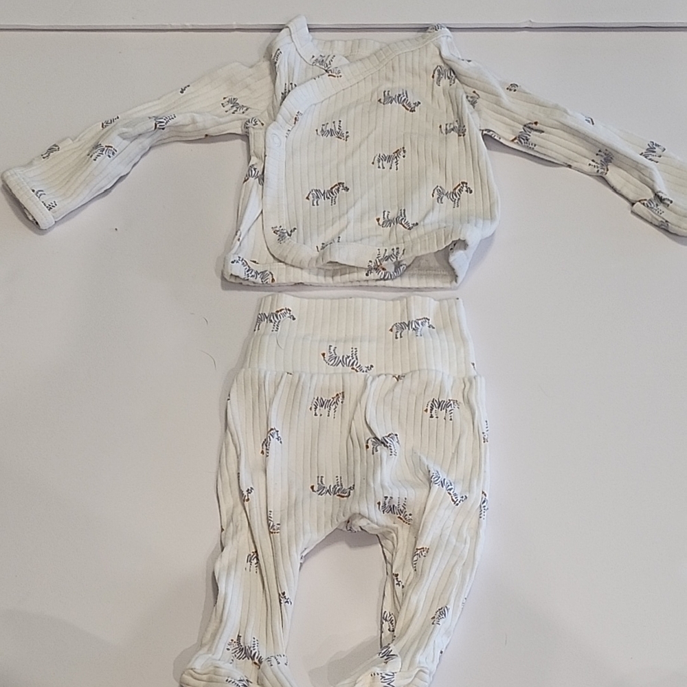 Carter's Newborn White Outfit